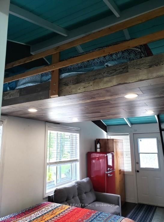 Detached House for sale at 257 Ridge Road, Fort Erie, Ontario, L0S 1B0 - Crystal Beach - MLS: X12856986