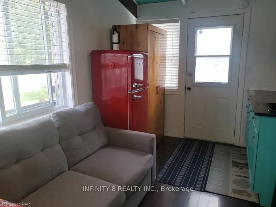 Detached House for sale at 257 Ridge Road, Fort Erie, Ontario, L0S 1B0 - Crystal Beach - MLS: X12856986