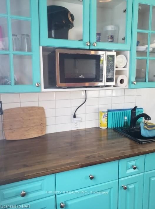 Detached House for sale at 257 Ridge Road, Fort Erie, Ontario, L0S 1B0 - Crystal Beach - MLS: X12856986