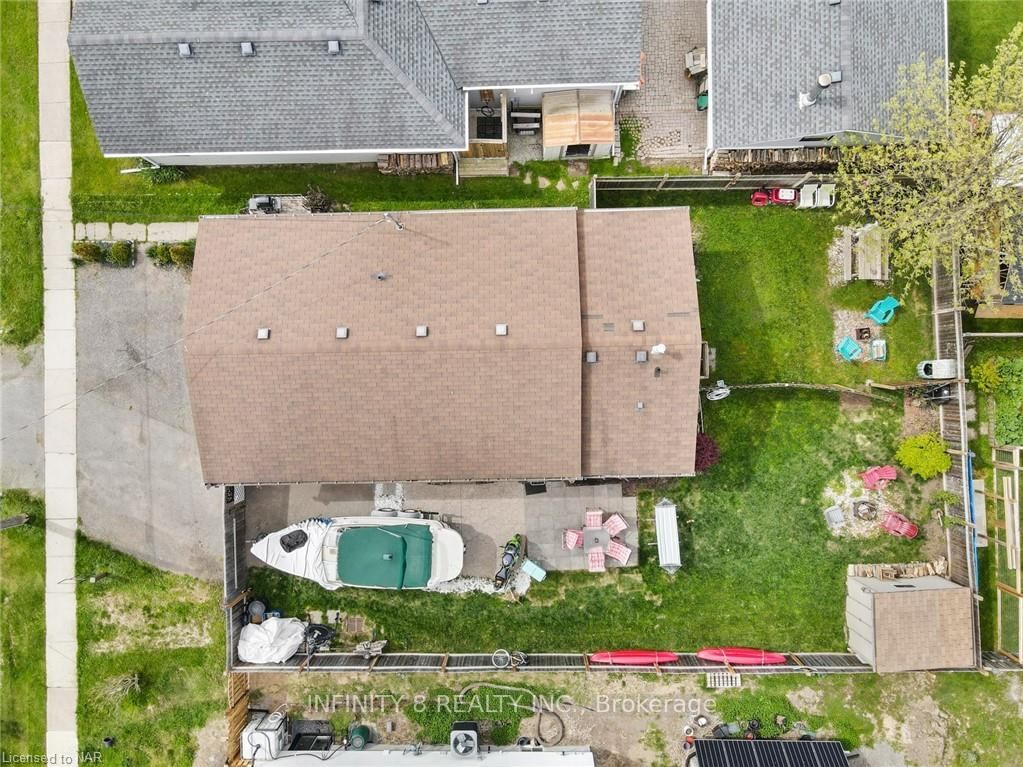 Detached House for sale at 257 Ridge Road, Fort Erie, Ontario, L0S 1B0 - Crystal Beach - MLS: X12856986