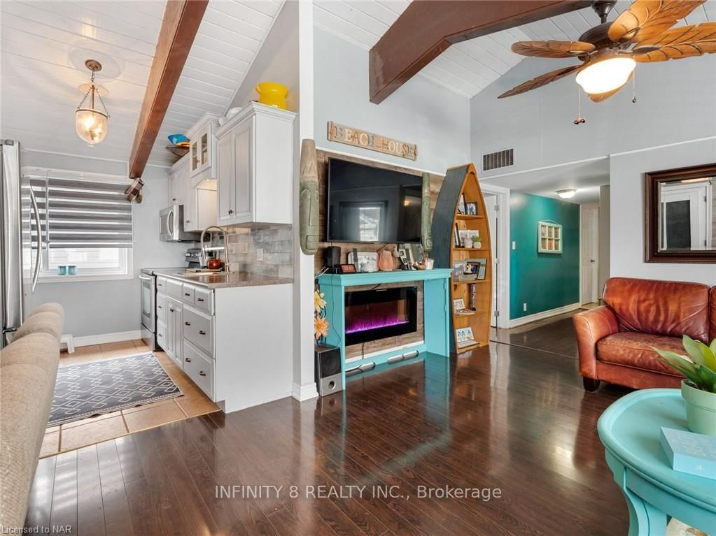 Detached House for sale at 257 Ridge Road, Fort Erie, Ontario, L0S 1B0 - Crystal Beach - MLS: X12856986