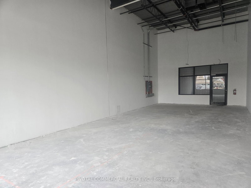 C - 15 Rice Rd, Welland, L3C 2V4 | Image 2