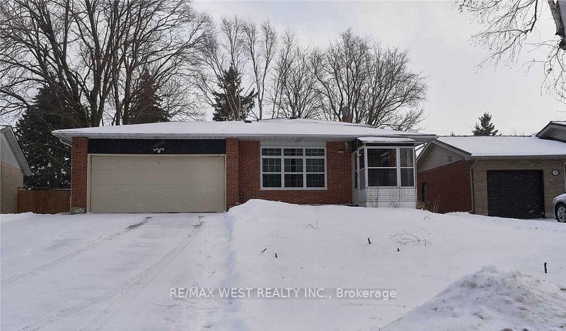 home for lease on 323 Centre Street