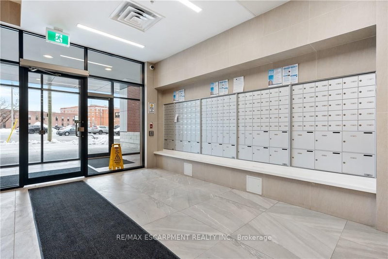 607 - 1 Wellington St W, Brantford, M5A 0W7 | Image 2