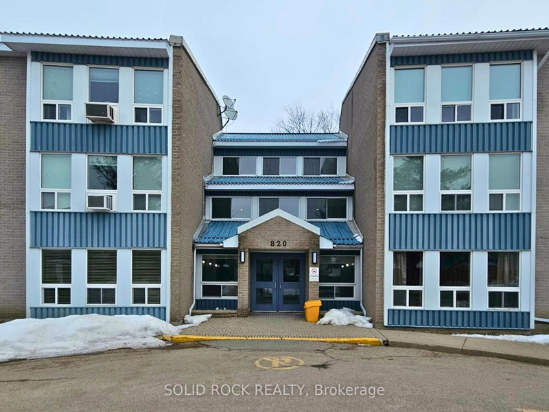 home for lease on 213-820 Laurier Boulevard