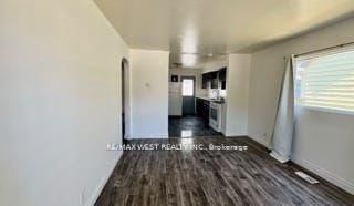 643 Charles St E, Windsor, N8X 3G6 | Image 3