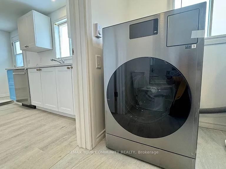 22 Clifton Street, Unit Main Floor - Photo 9