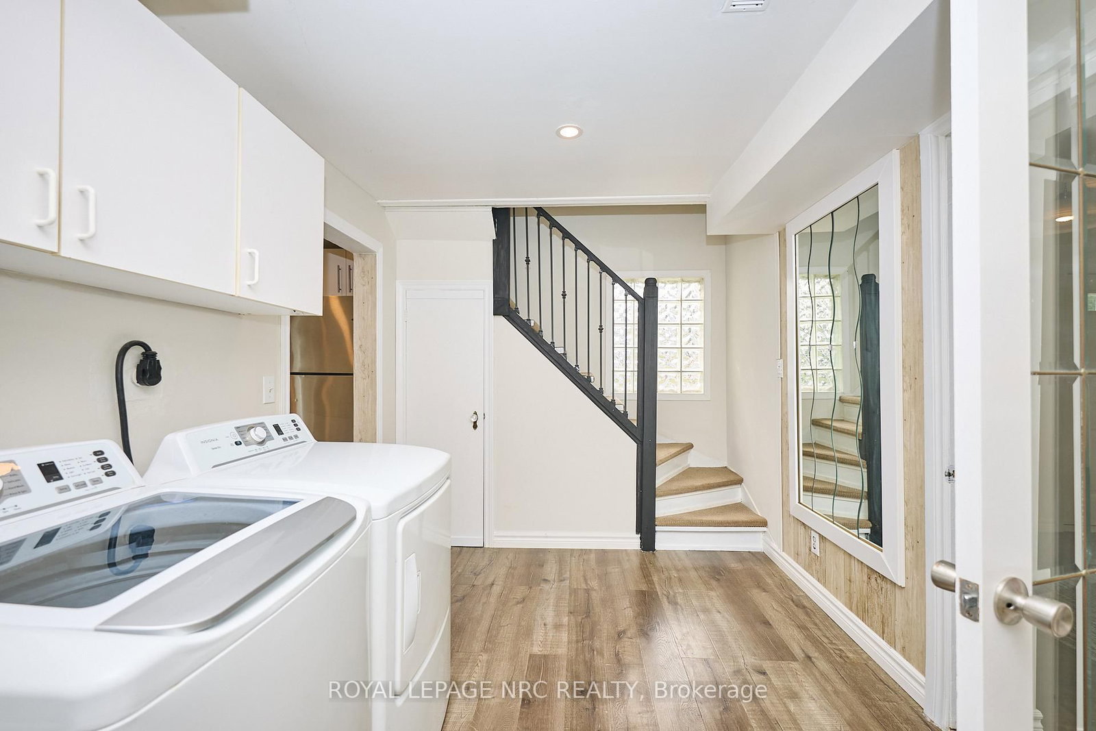 Detached House for sale at 3252 Young Avenue, Fort Erie, Ontario, L0S 1N0 - Ridgeway - MLS: X12860086