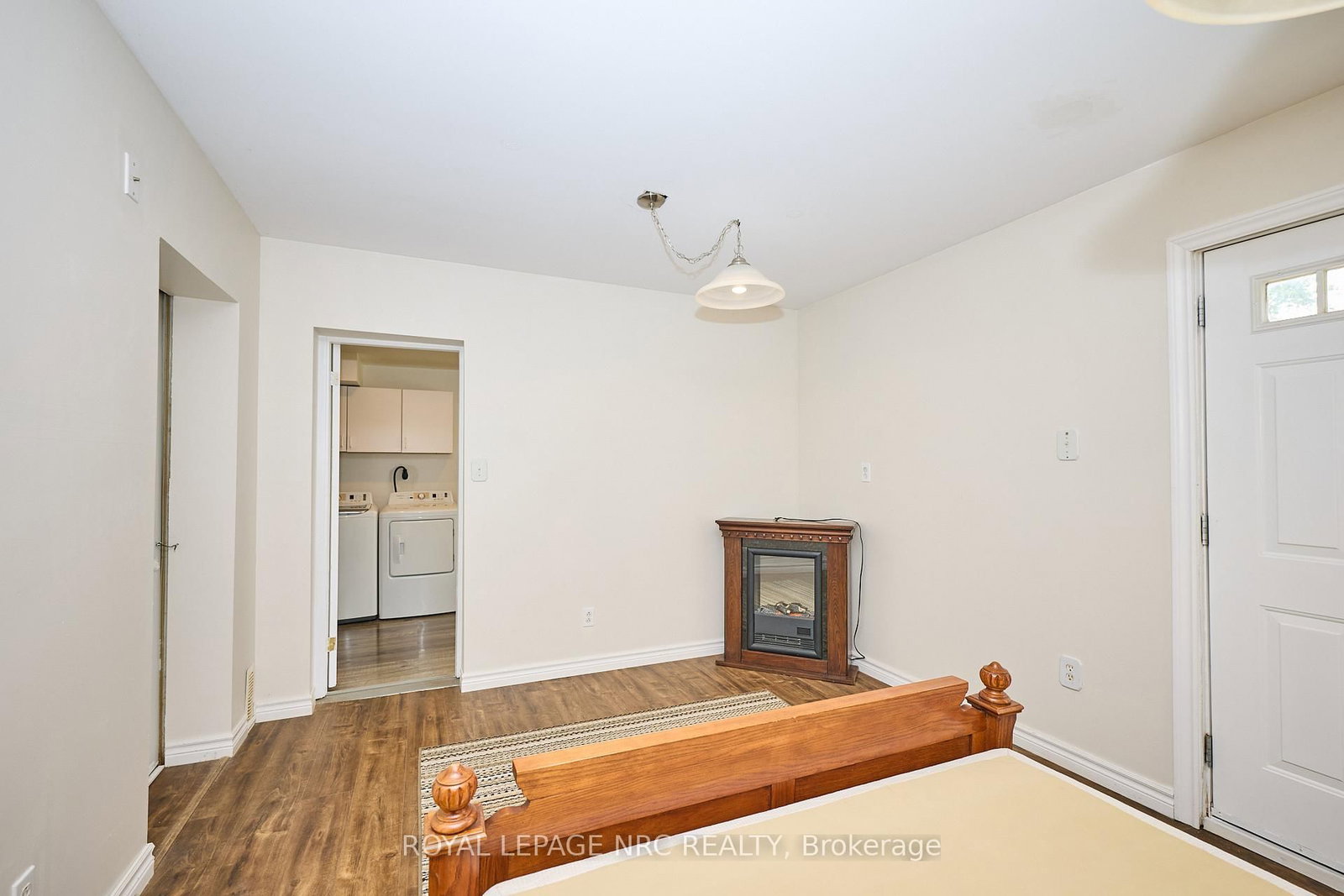 Detached House for sale at 3252 Young Avenue, Fort Erie, Ontario, L0S 1N0 - Ridgeway - MLS: X12860086