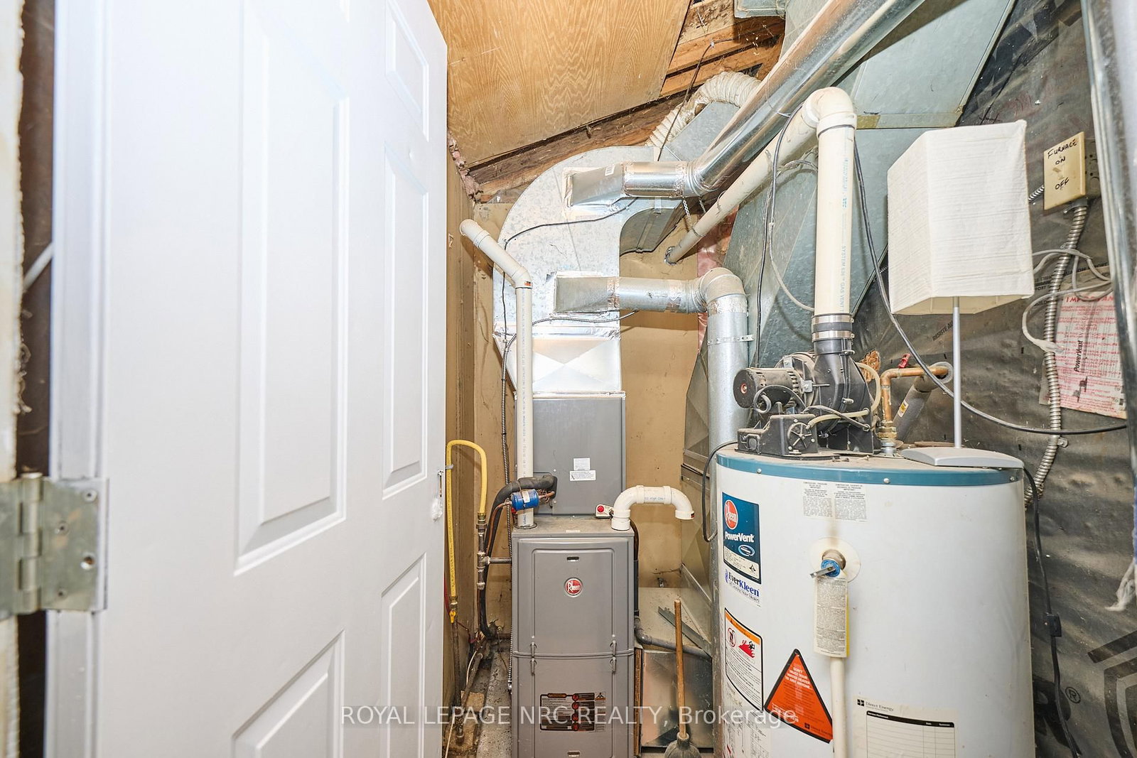 Detached House for sale at 3252 Young Avenue, Fort Erie, Ontario, L0S 1N0 - Ridgeway - MLS: X12860086