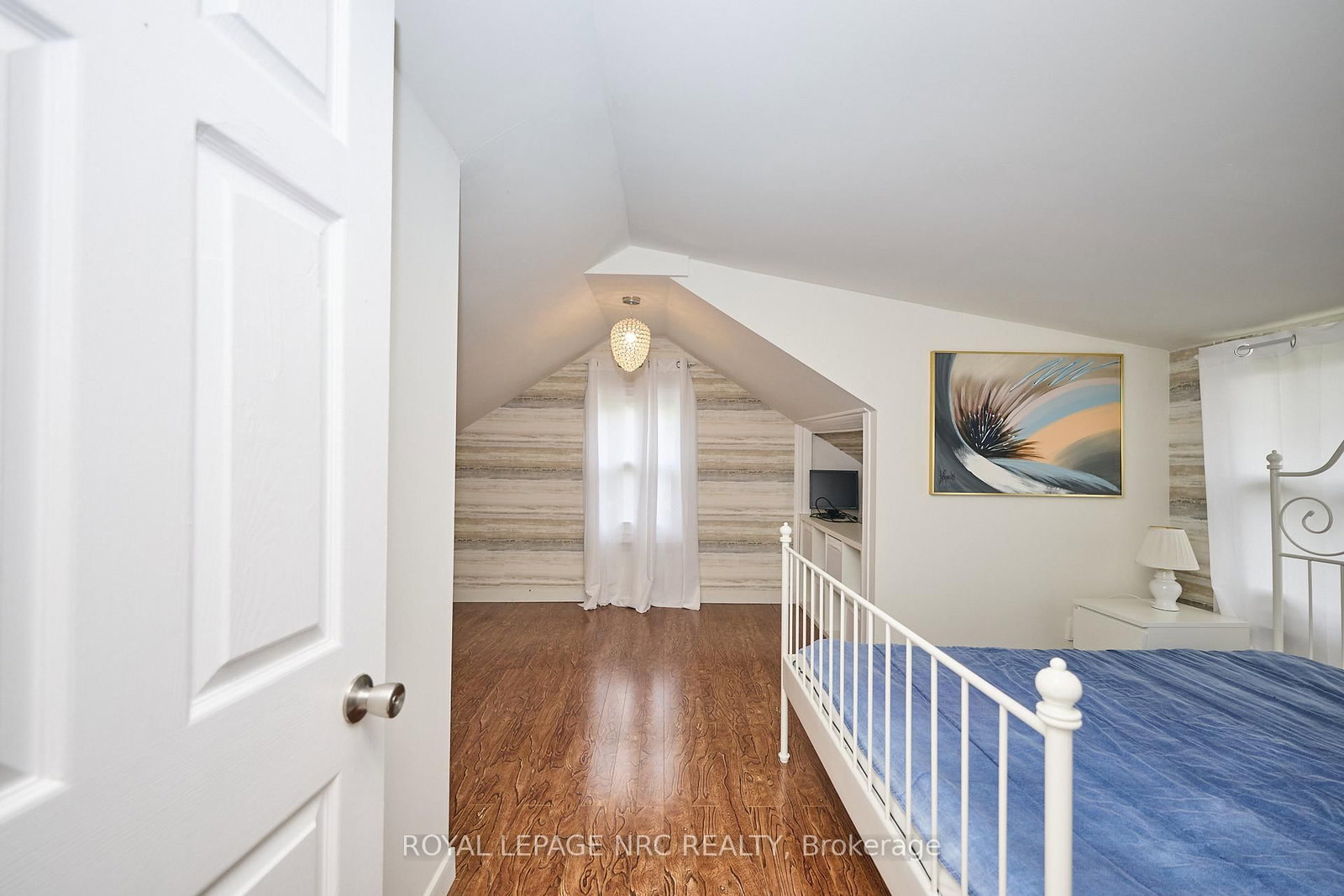 Detached House for sale at 3252 Young Avenue, Fort Erie, Ontario, L0S 1N0 - Ridgeway - MLS: X12860086