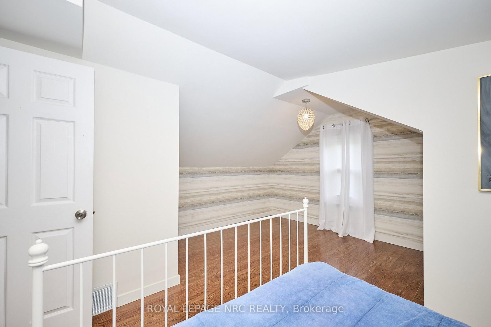 Detached House for sale at 3252 Young Avenue, Fort Erie, Ontario, L0S 1N0 - Ridgeway - MLS: X12860086