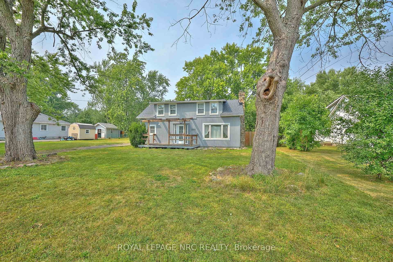 Detached House for sale at 3252 Young Avenue, Fort Erie, Ontario, L0S 1N0 - Ridgeway - MLS: X12860086