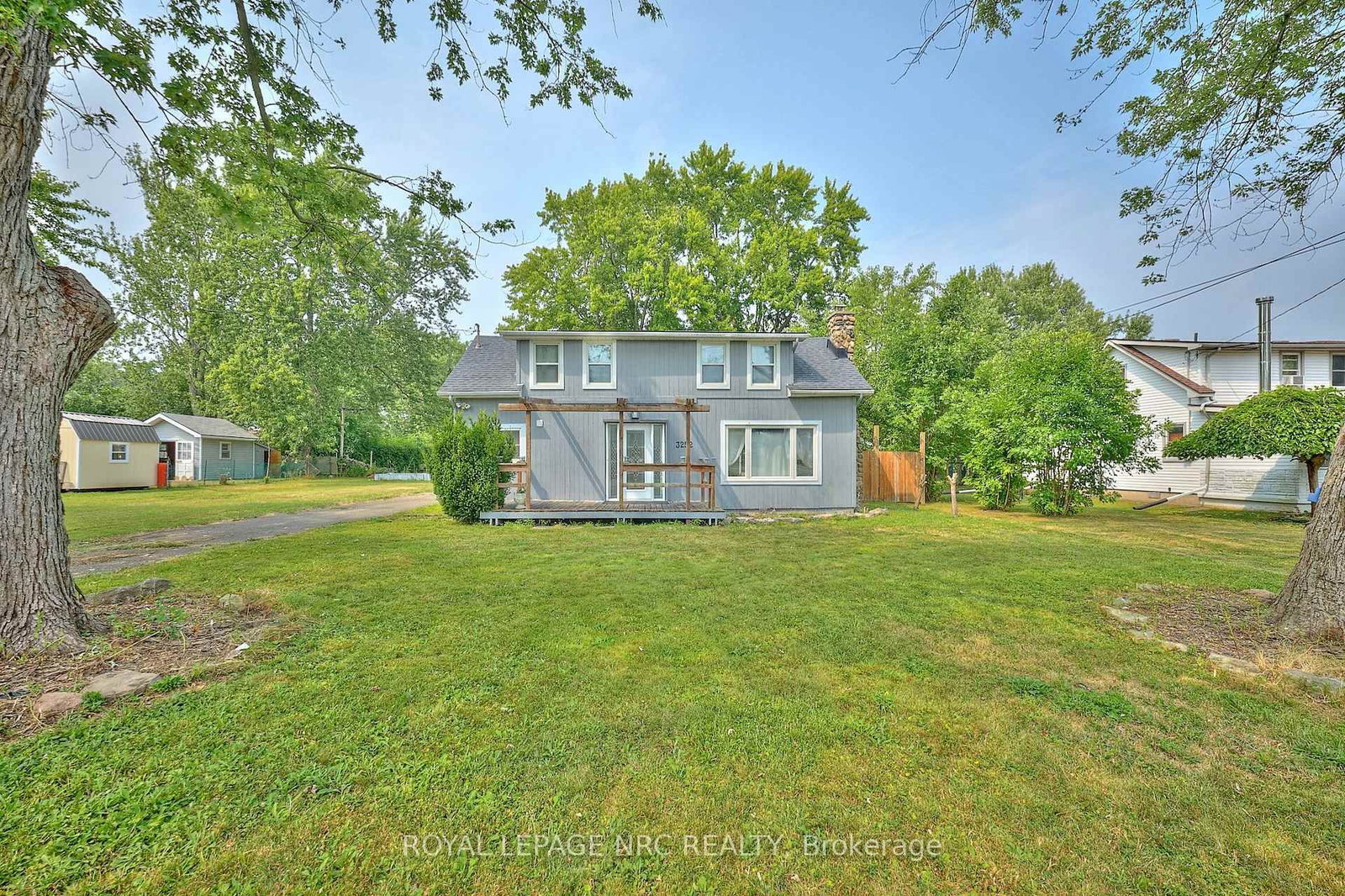 Detached House for sale at 3252 Young Avenue, Fort Erie, Ontario, L0S 1N0 - Ridgeway - MLS: X12860086