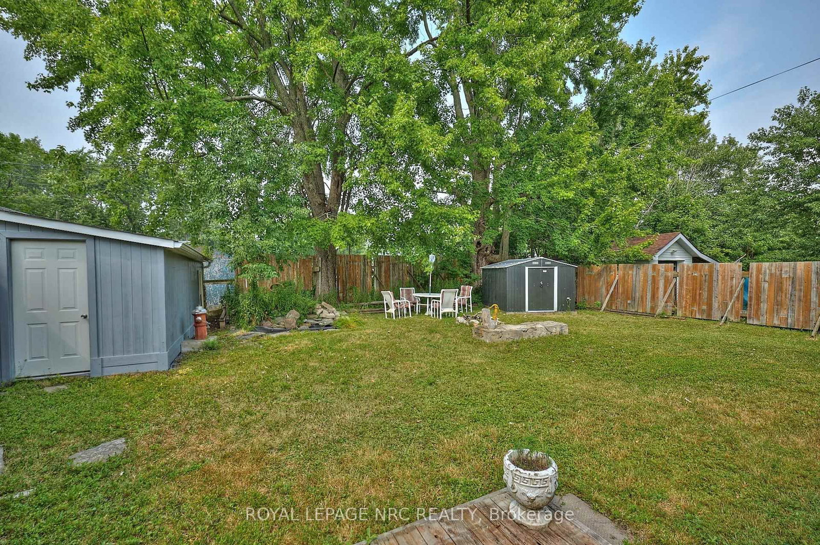 Detached House for sale at 3252 Young Avenue, Fort Erie, Ontario, L0S 1N0 - Ridgeway - MLS: X12860086