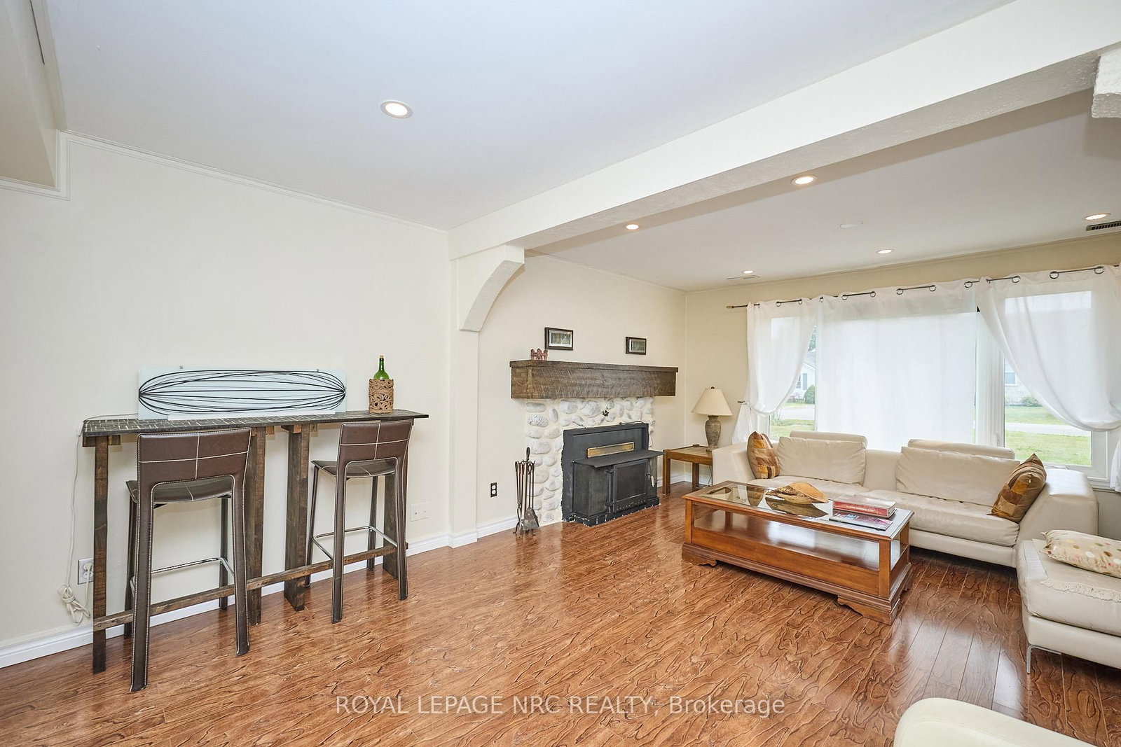 Detached House for sale at 3252 Young Avenue, Fort Erie, Ontario, L0S 1N0 - Ridgeway - MLS: X12860086