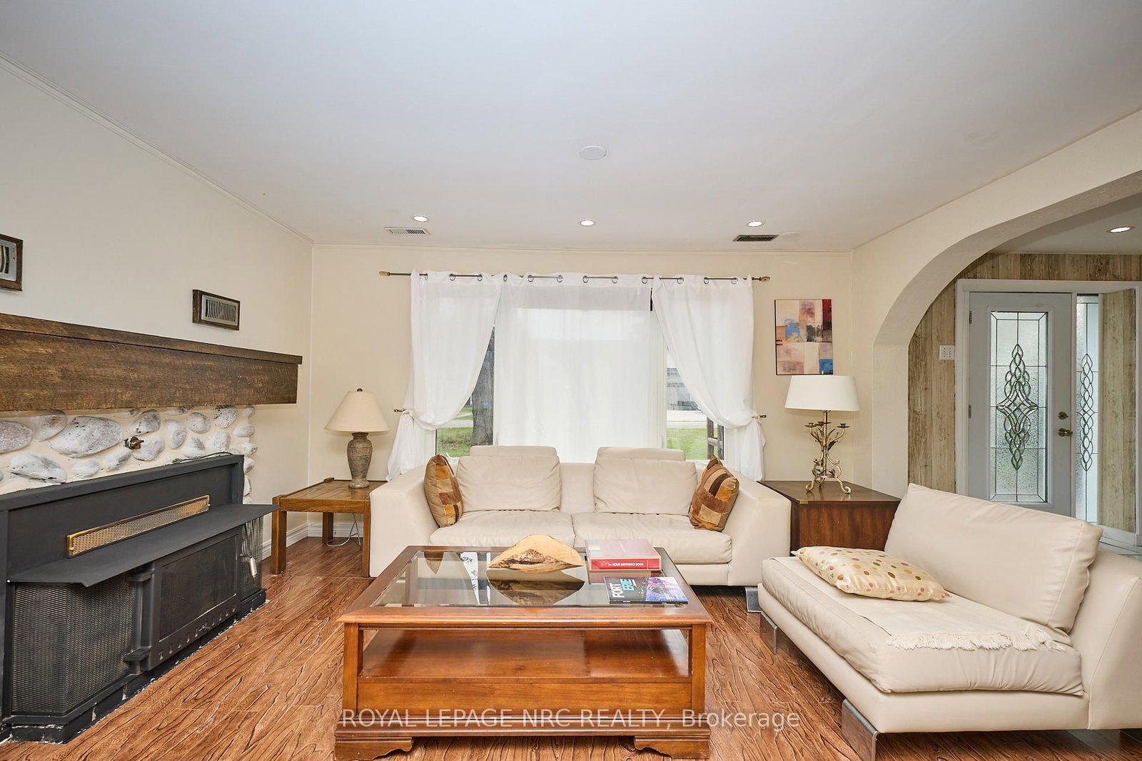 Detached House for sale at 3252 Young Avenue, Fort Erie, Ontario, L0S 1N0 - Ridgeway - MLS: X12860086