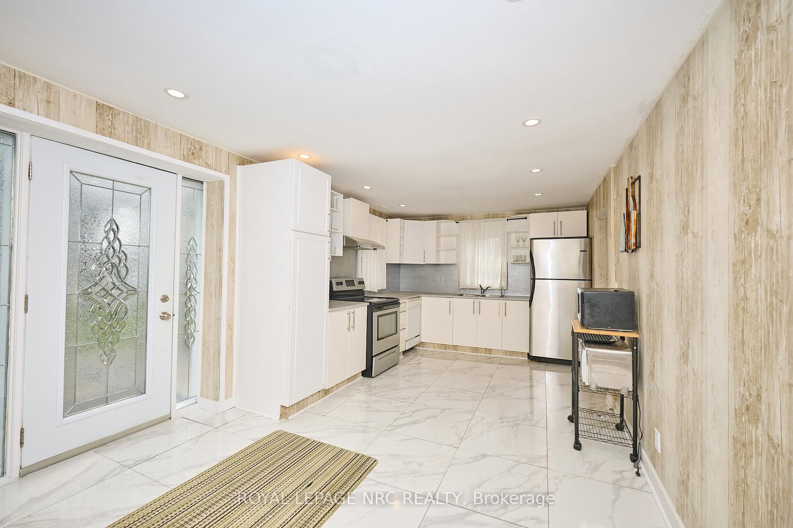 Detached House for sale at 3252 Young Avenue, Fort Erie, Ontario, L0S 1N0 - Ridgeway - MLS: X12860086