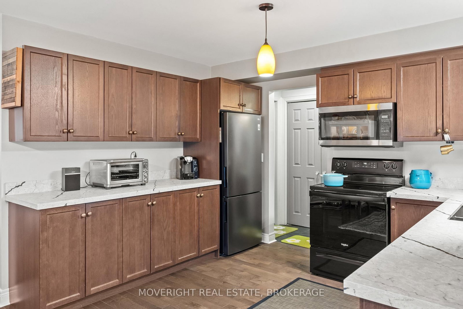 Detached House for sale at 2 Leeson Street, St. Catharines, Ontario, L2V 2R3 - Burleigh Hill - MLS: X12860184