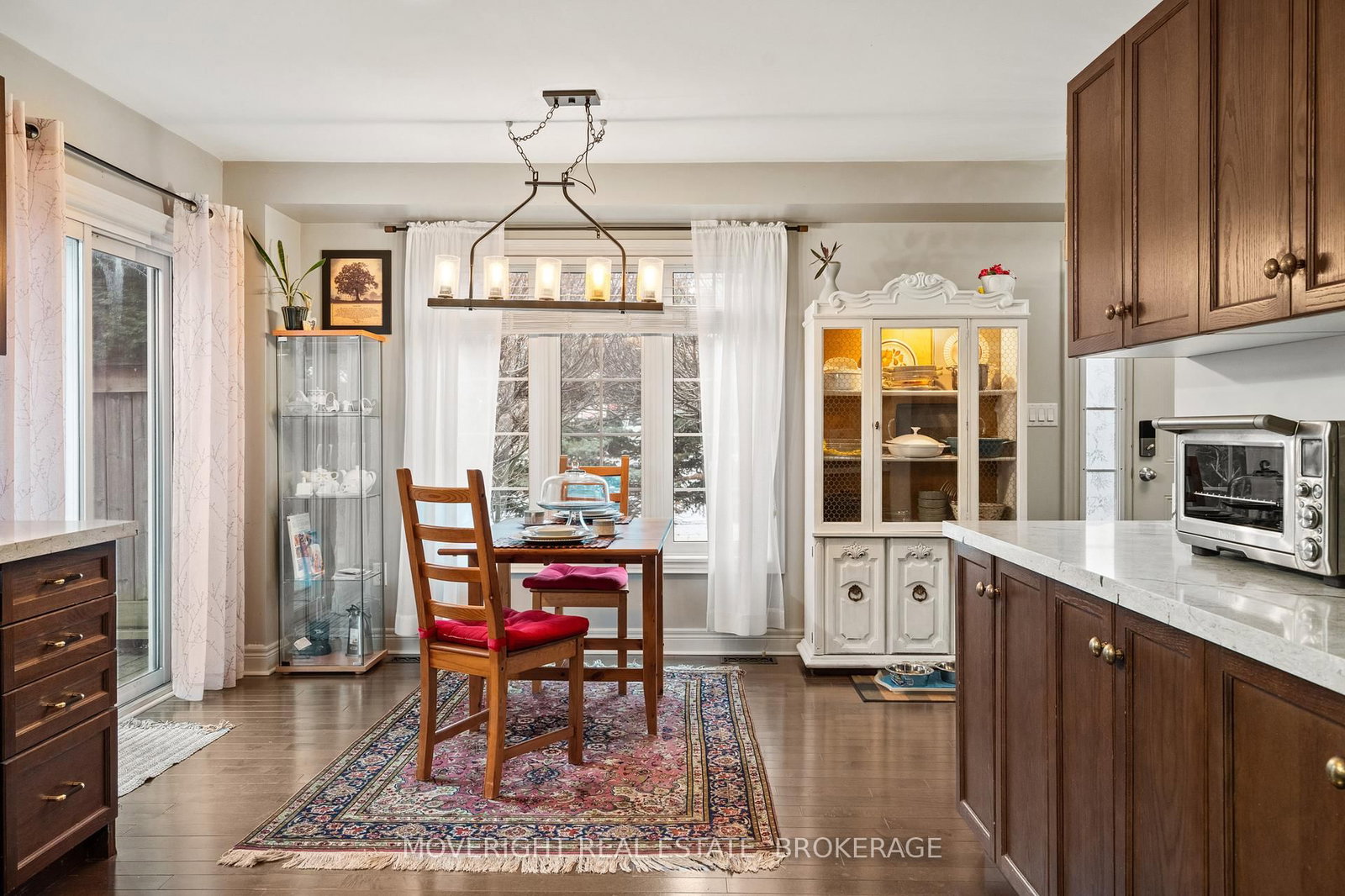 Detached House for sale at 2 Leeson Street, St. Catharines, Ontario, L2V 2R3 - Burleigh Hill - MLS: X12860184