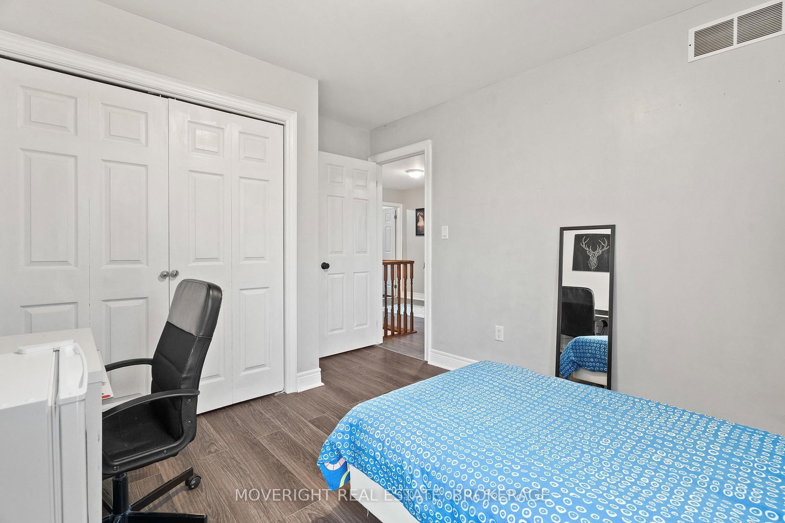 Detached House for sale at 2 Leeson Street, St. Catharines, Ontario, L2V 2R3 - Burleigh Hill - MLS: X12860184