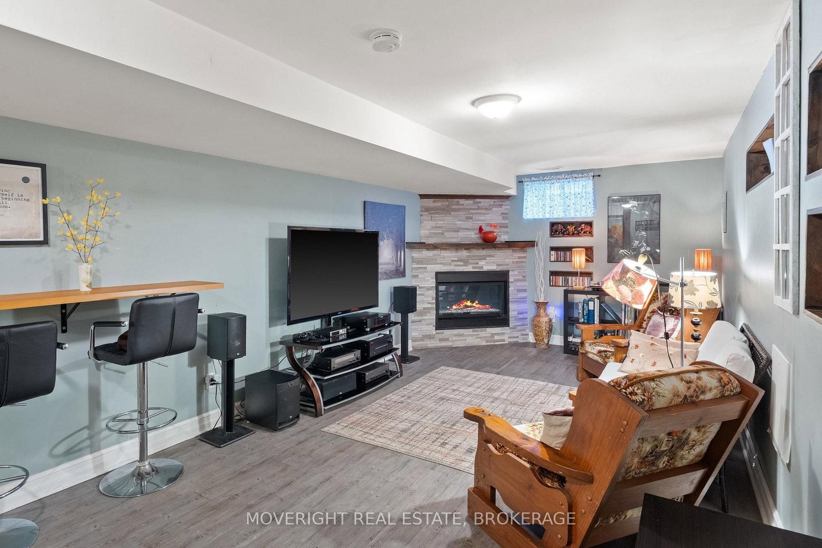 Detached House for sale at 2 Leeson Street, St. Catharines, Ontario, L2V 2R3 - Burleigh Hill - MLS: X12860184