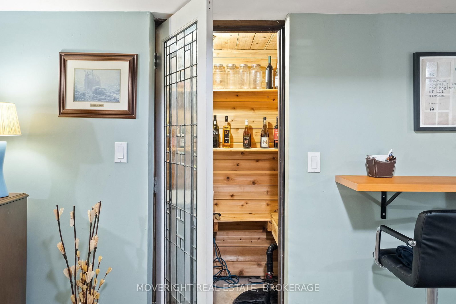 Detached House for sale at 2 Leeson Street, St. Catharines, Ontario, L2V 2R3 - Burleigh Hill - MLS: X12860184