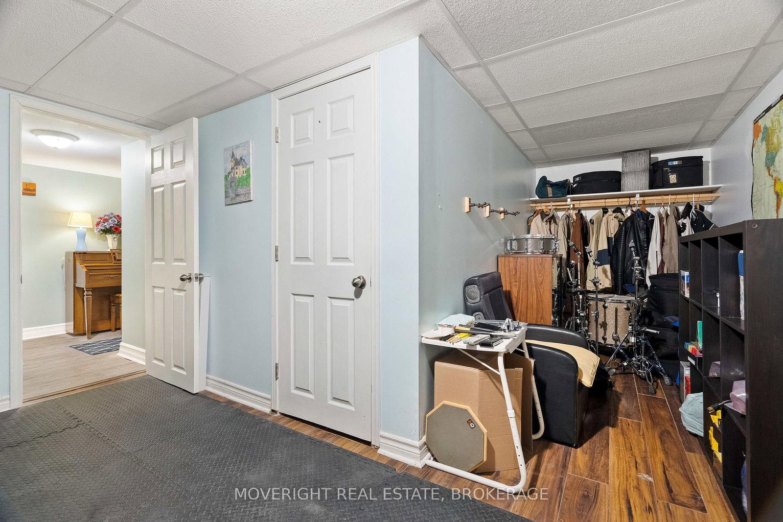 Detached House for sale at 2 Leeson Street, St. Catharines, Ontario, L2V 2R3 - Burleigh Hill - MLS: X12860184