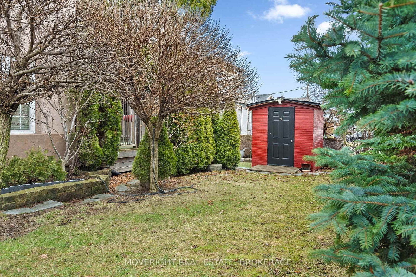 Detached House for sale at 2 Leeson Street, St. Catharines, Ontario, L2V 2R3 - Burleigh Hill - MLS: X12860184