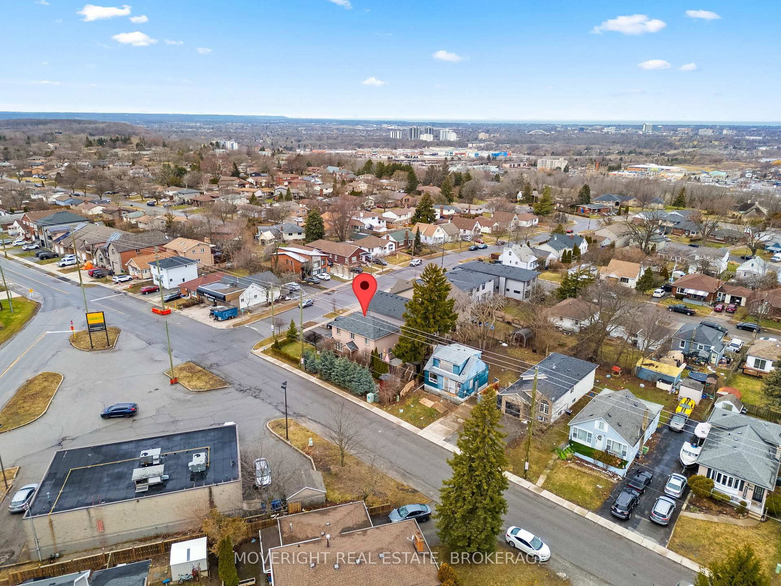 Detached House for sale at 2 Leeson Street, St. Catharines, Ontario, L2V 2R3 - Burleigh Hill - MLS: X12860184