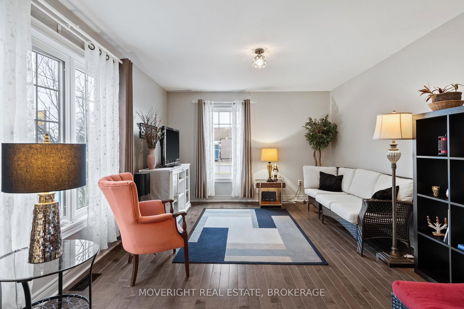 Detached House for sale at 2 Leeson Street, St. Catharines, Ontario, L2V 2R3 - Burleigh Hill - MLS: X12860184