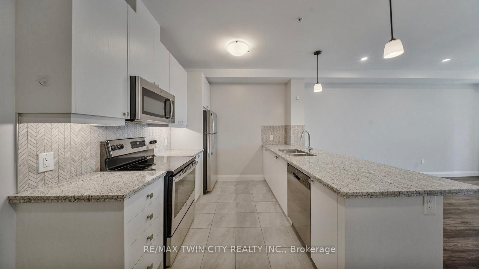 Condo for sale at 520-118 King Street, Hamilton, Ontario, L8N 0A9 - Beasley - MLS: X12860222