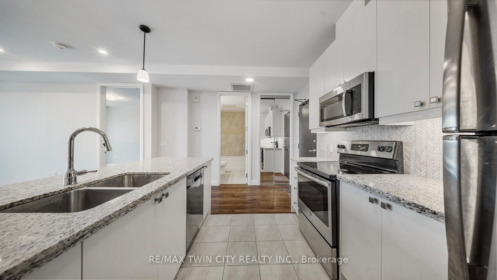 Condo for sale at 520-118 King Street, Hamilton, Ontario, L8N 0A9 - Beasley - MLS: X12860222