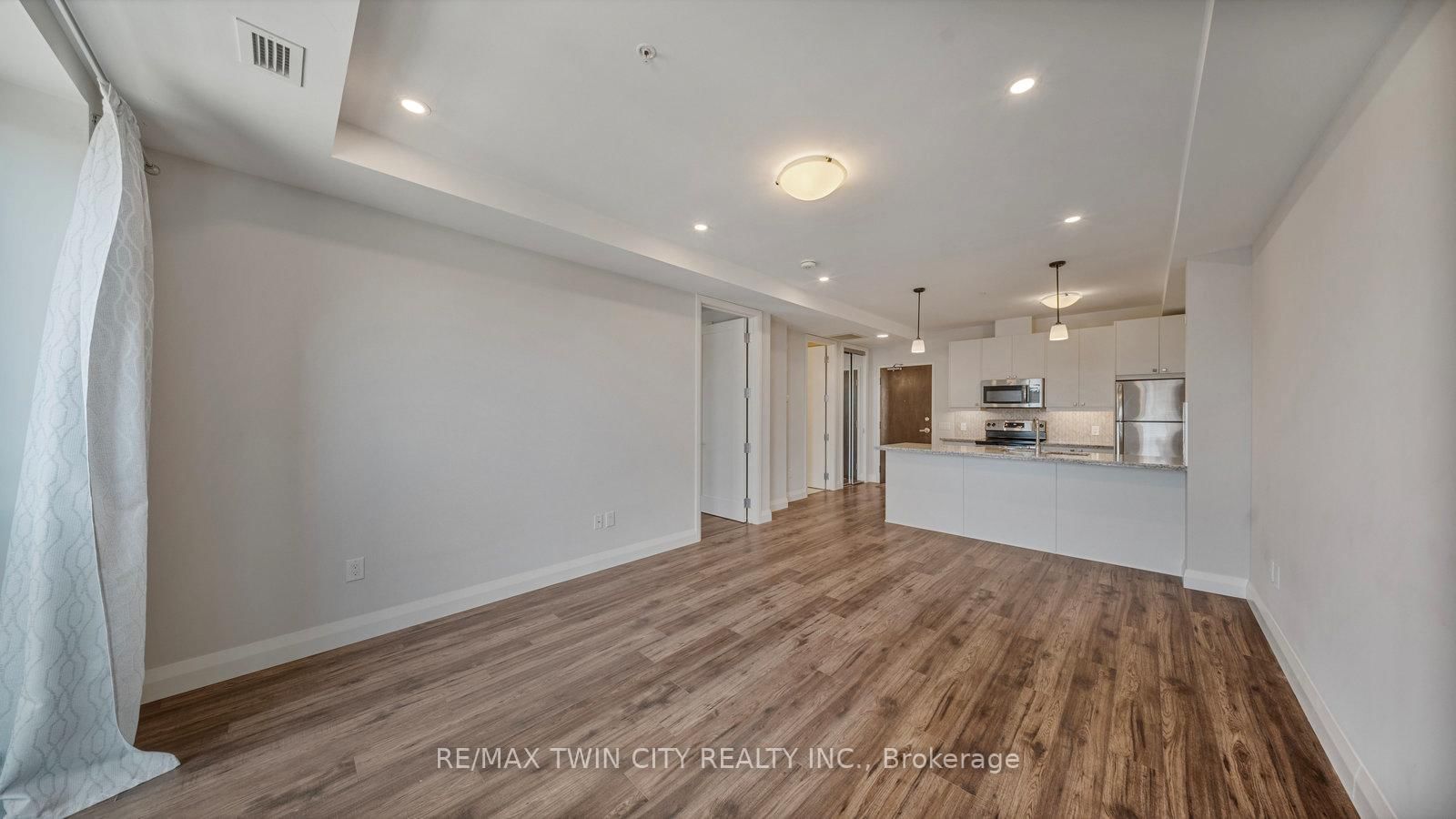 Condo for sale at 520-118 King Street, Hamilton, Ontario, L8N 0A9 - Beasley - MLS: X12860222