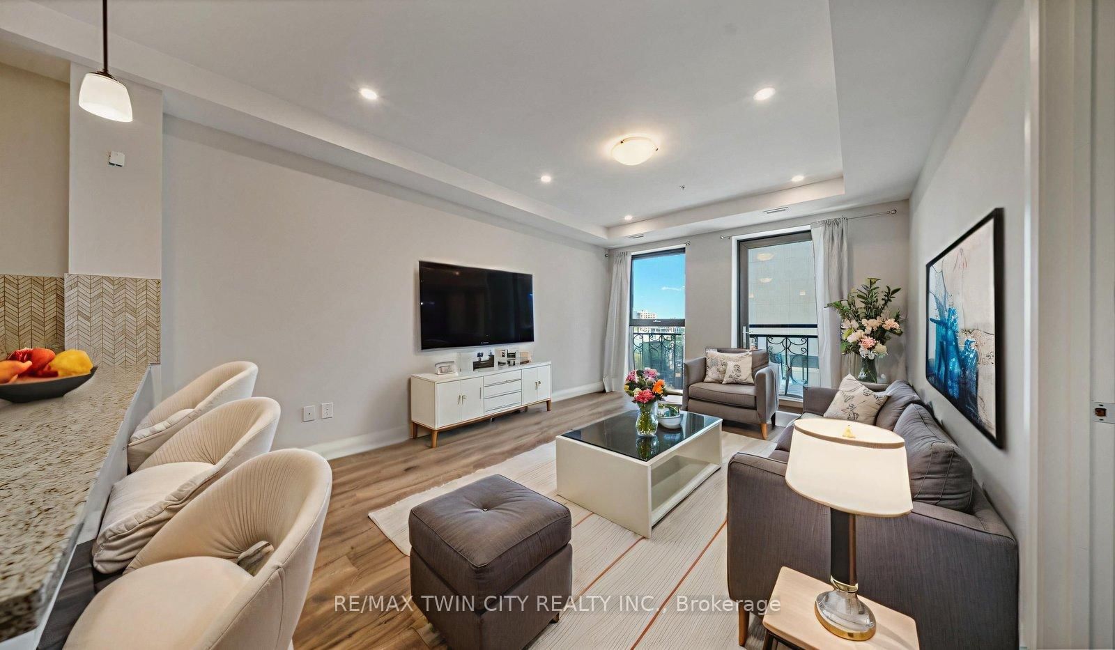 Condo for sale at 520-118 King Street, Hamilton, Ontario, L8N 0A9 - Beasley - MLS: X12860222