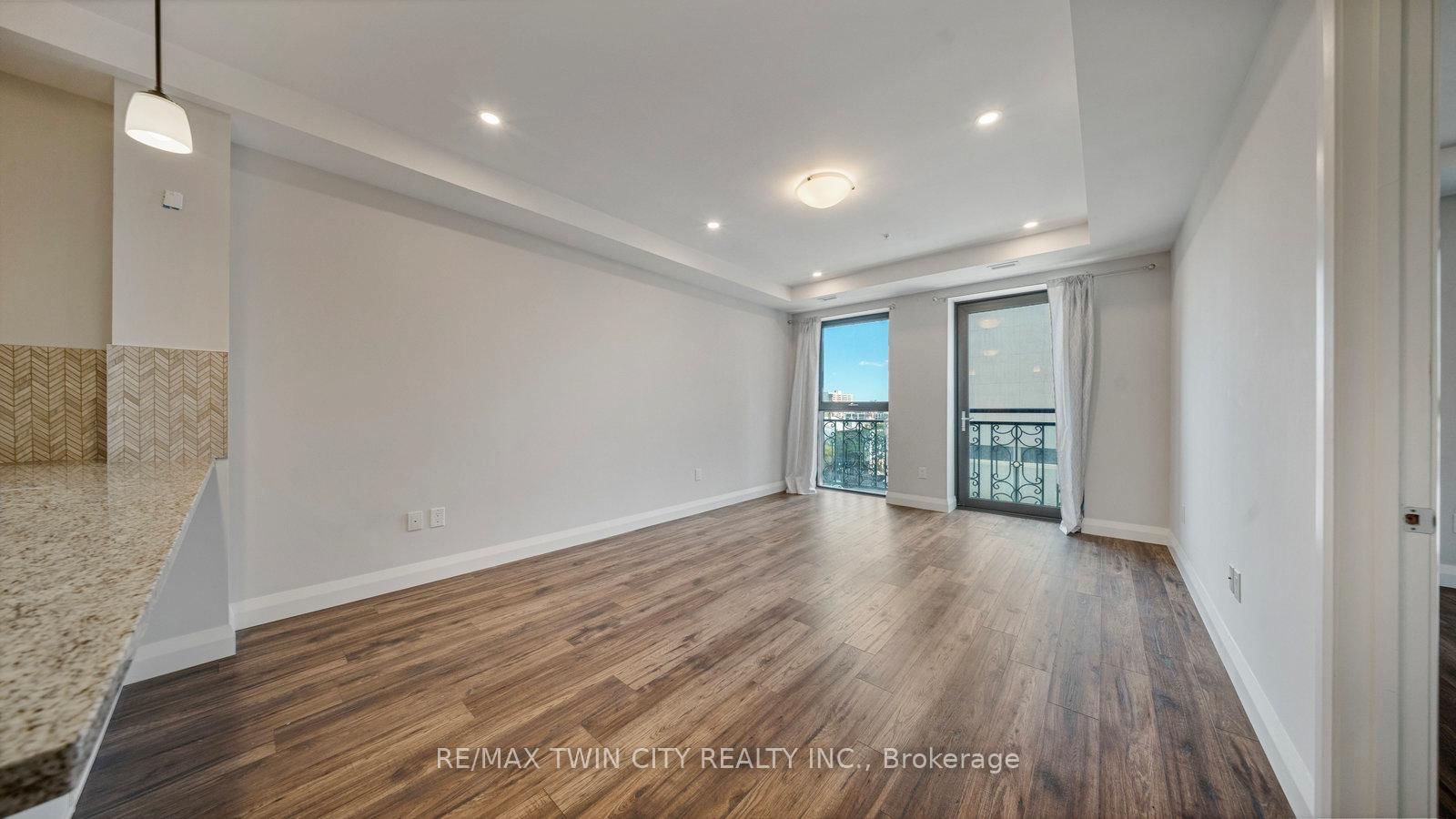 Condo for sale at 520-118 King Street, Hamilton, Ontario, L8N 0A9 - Beasley - MLS: X12860222