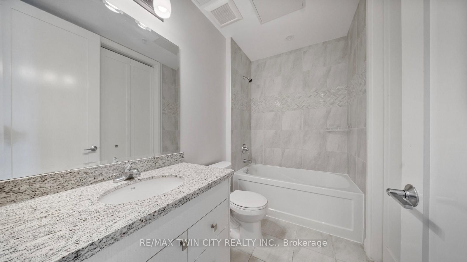 Condo for sale at 520-118 King Street, Hamilton, Ontario, L8N 0A9 - Beasley - MLS: X12860222