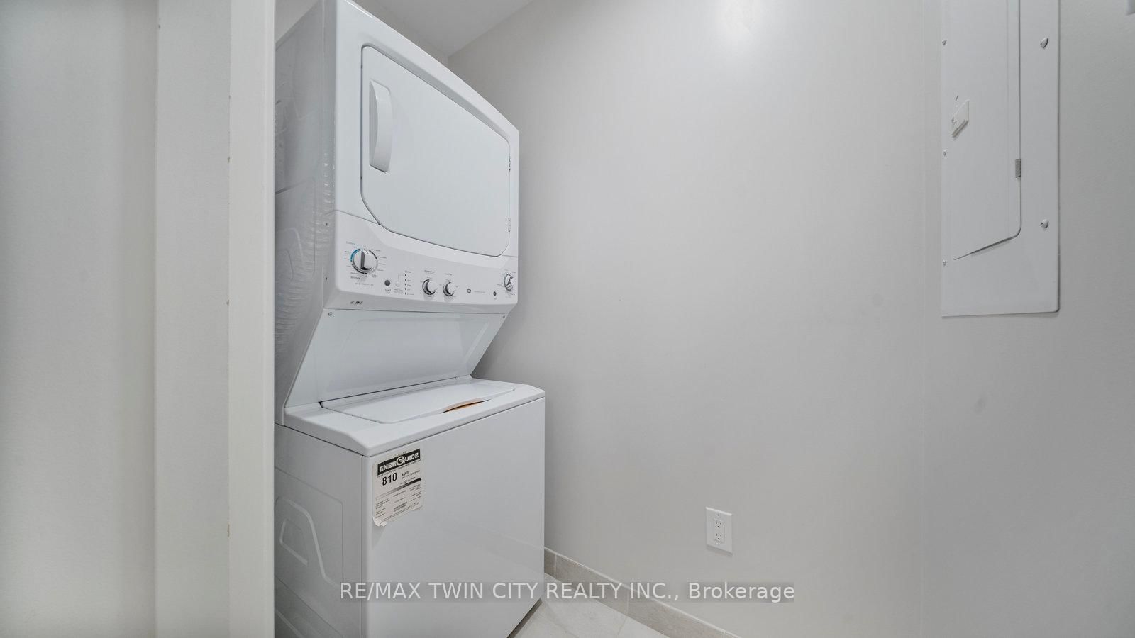 Condo for sale at 520-118 King Street, Hamilton, Ontario, L8N 0A9 - Beasley - MLS: X12860222