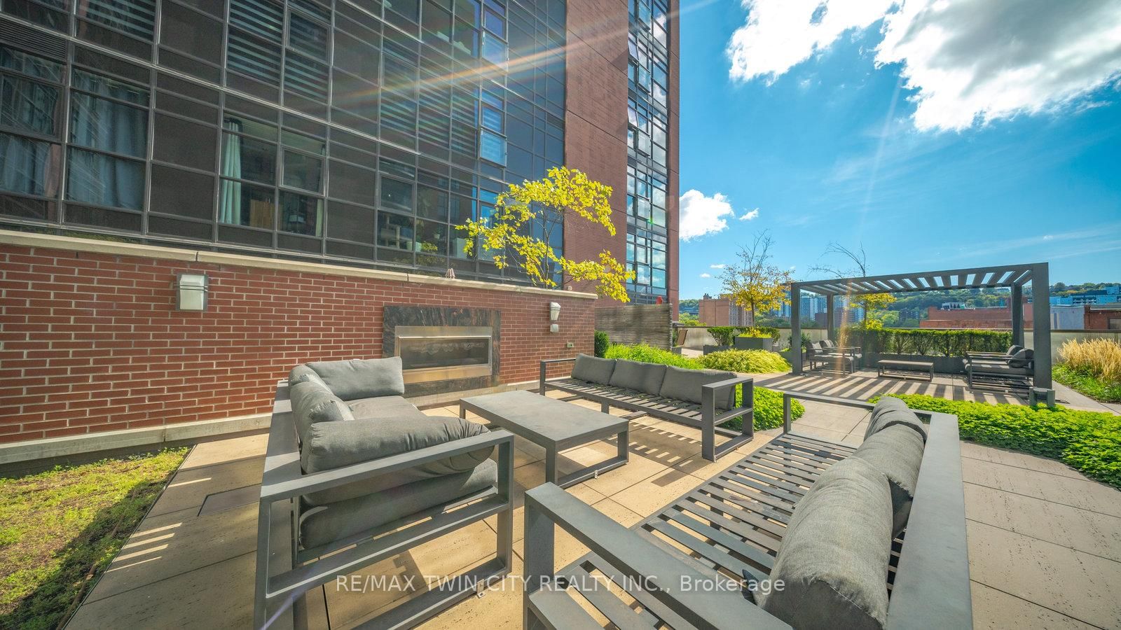 Condo for sale at 520-118 King Street, Hamilton, Ontario, L8N 0A9 - Beasley - MLS: X12860222