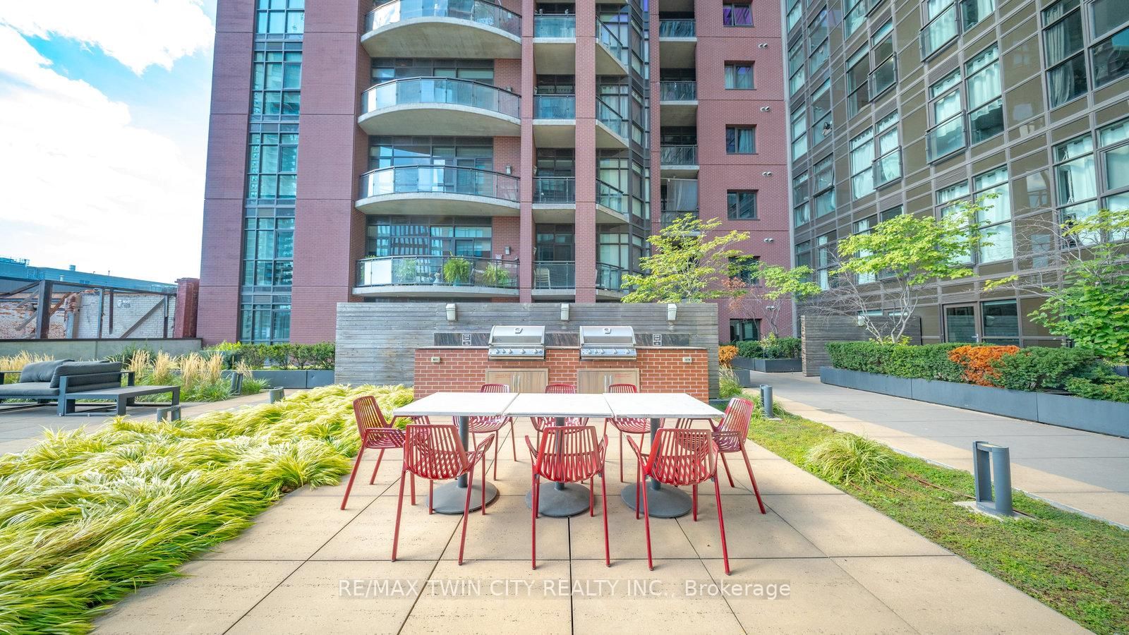 Condo for sale at 520-118 King Street, Hamilton, Ontario, L8N 0A9 - Beasley - MLS: X12860222