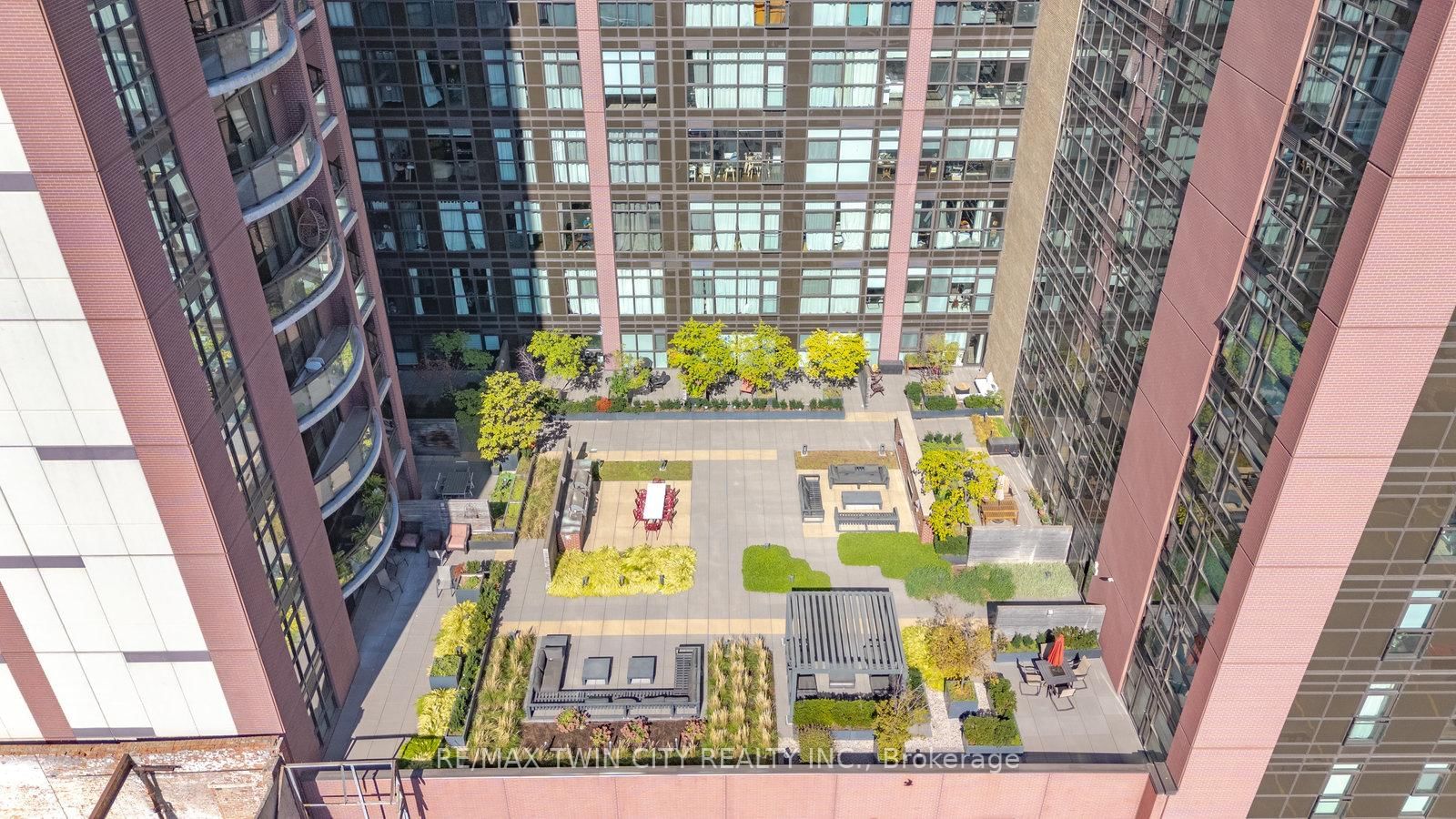 Condo for sale at 520-118 King Street, Hamilton, Ontario, L8N 0A9 - Beasley - MLS: X12860222