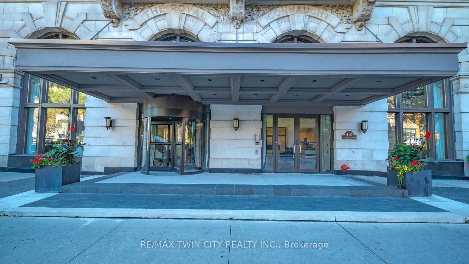 Condo for sale at 520-118 King Street, Hamilton, Ontario, L8N 0A9 - Beasley - MLS: X12860222