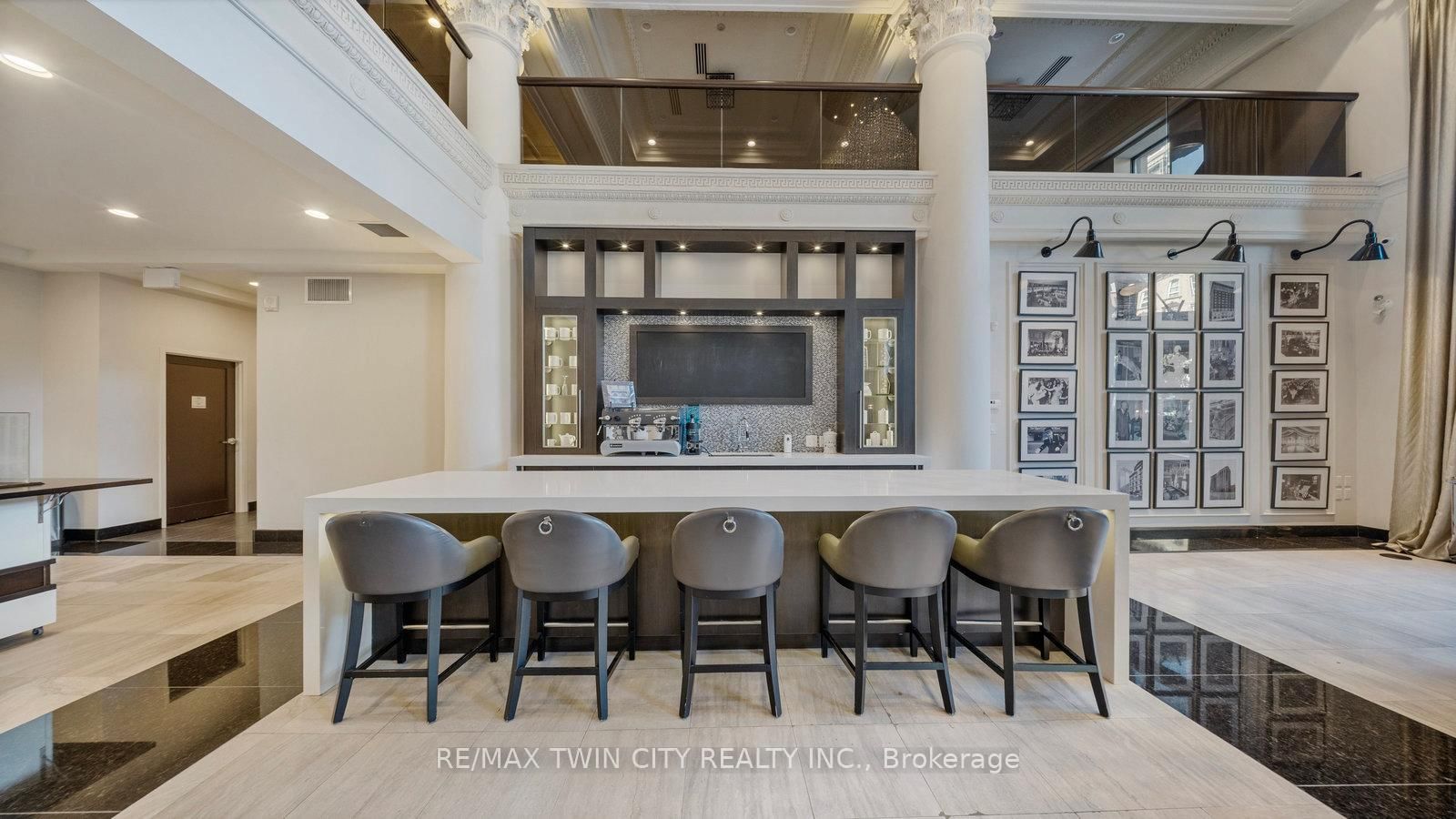 Condo for sale at 520-118 King Street, Hamilton, Ontario, L8N 0A9 - Beasley - MLS: X12860222