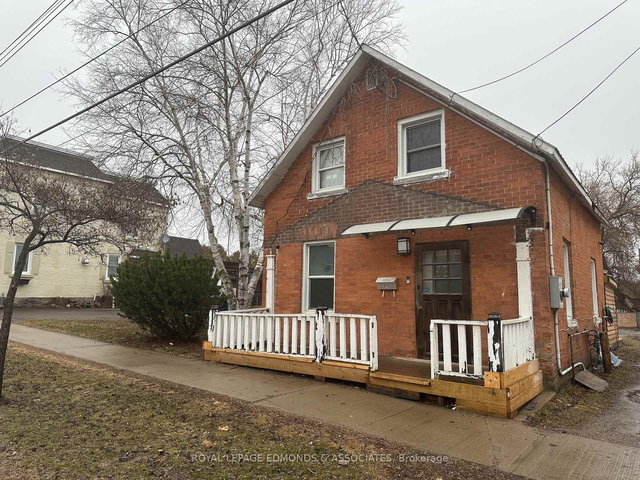 375 Christie Street S