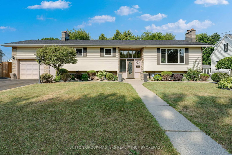 14 Baker St, Kingston, K7K 4Z3 | Image 2