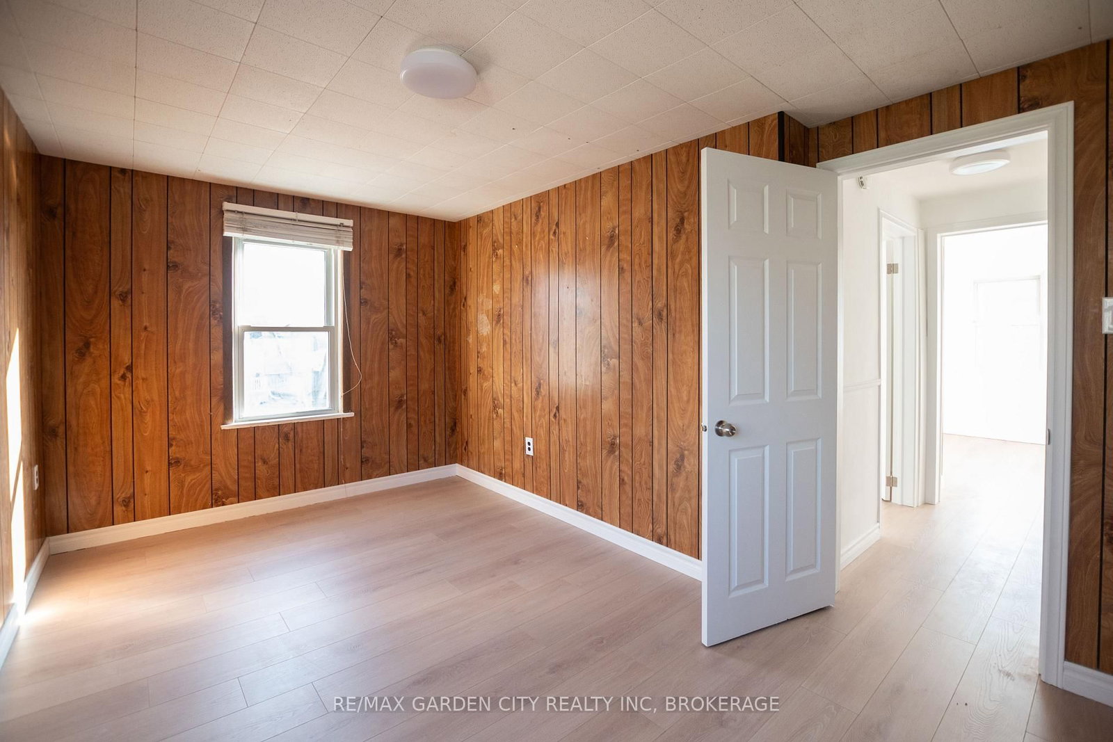 Detached House for sale at 9 Fir Avenue, St. Catharines, Ontario, L2P 1B6 - Secord Woods - MLS: X12860528