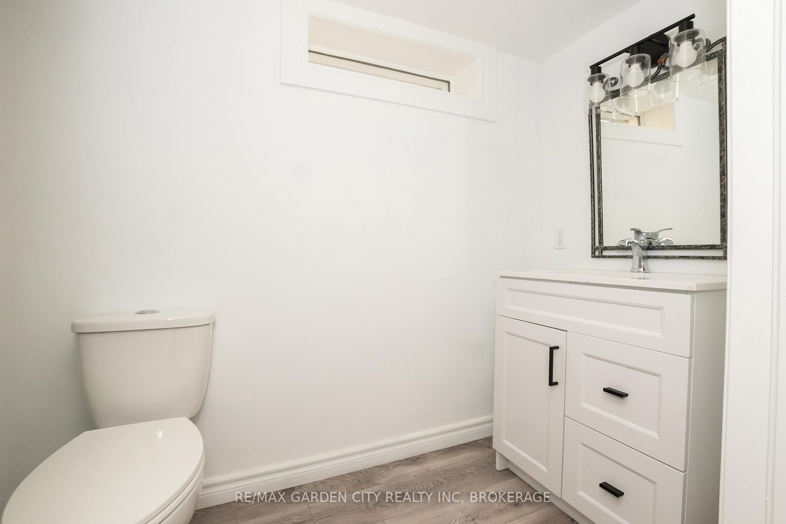 Detached House for sale at 9 Fir Avenue, St. Catharines, Ontario, L2P 1B6 - Secord Woods - MLS: X12860528