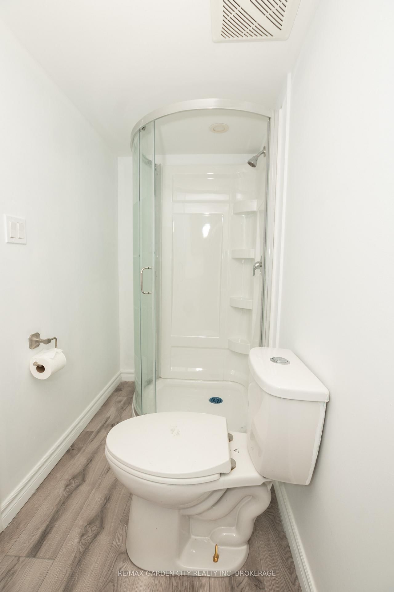 Detached House for sale at 9 Fir Avenue, St. Catharines, Ontario, L2P 1B6 - Secord Woods - MLS: X12860528