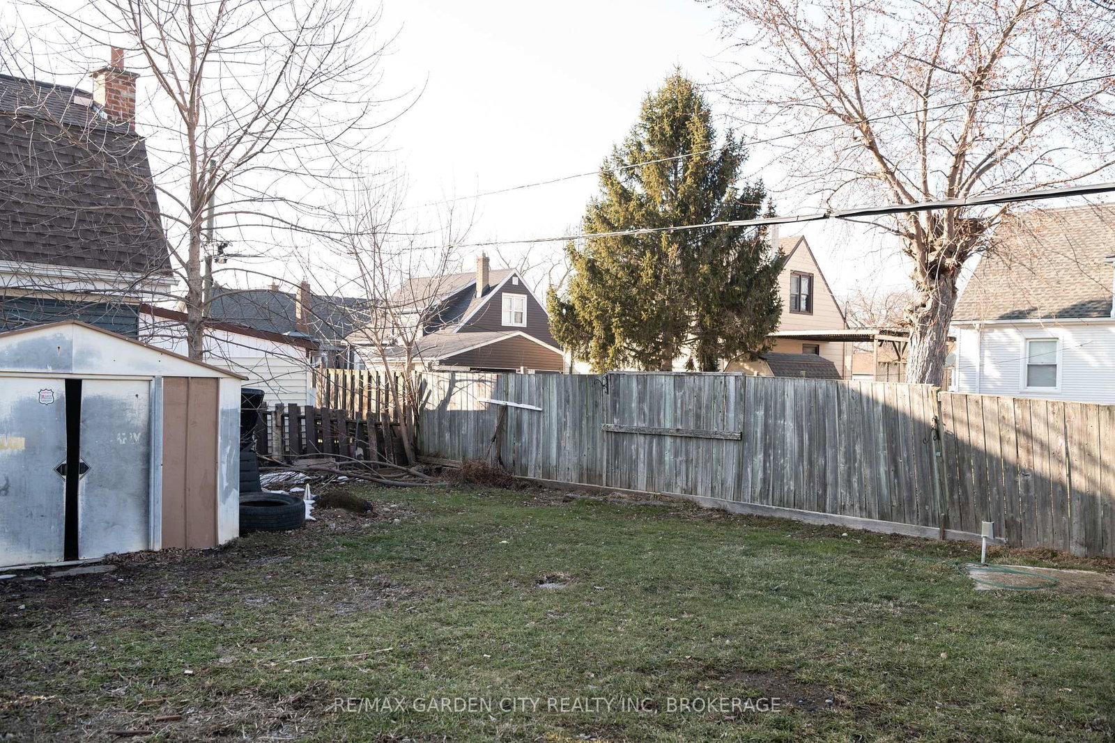 9 Fir Avenue • St. Catharines, ON photo 36
