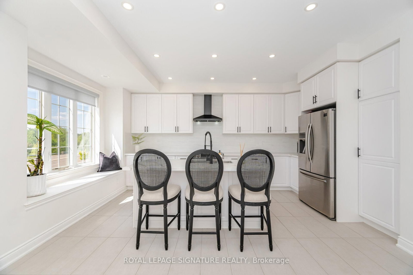 99 Burke Street - Photo 2